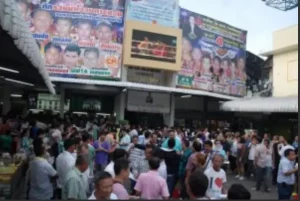 Lumpinee was opened in December 1956, and is operated by the Royal Thai Army. Lumpinee is considered to be the number one stadium in Bangkok and Thailand, its only true rival is Rajadamern Stadium.